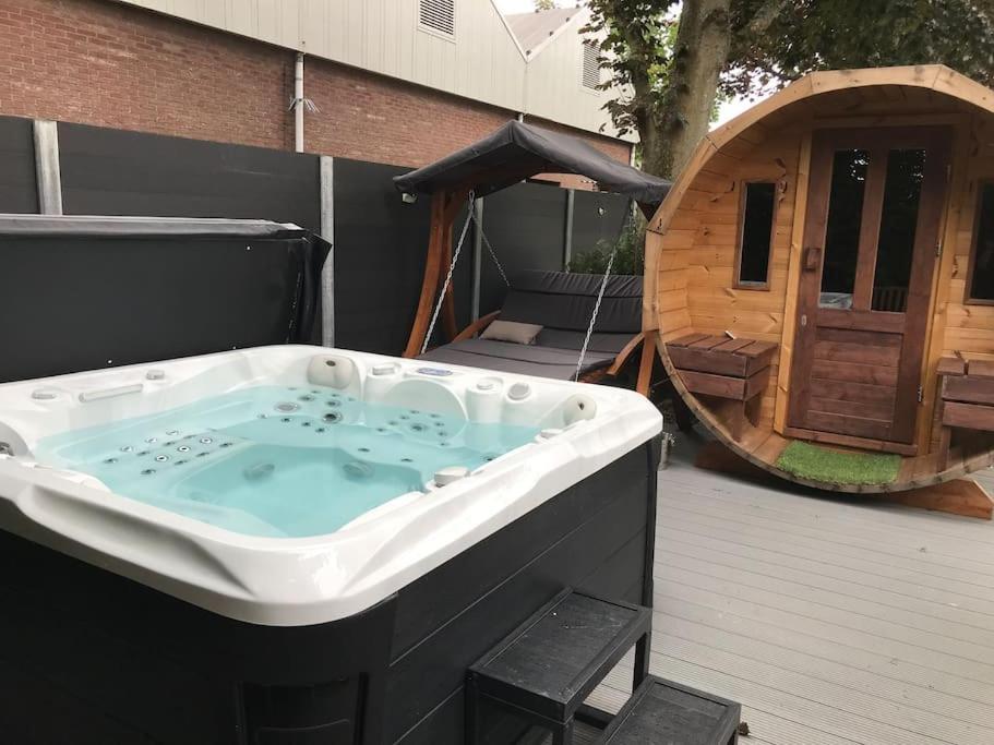 アウドルプ Voormalig Politiebureau Gebruik Welnesstuin Tegen Betaling Bed & Breakfast エクステリア 写真
