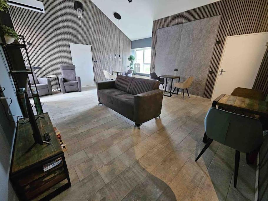 アウドルプ Voormalig Politiebureau Gebruik Welnesstuin Tegen Betaling Bed & Breakfast エクステリア 写真