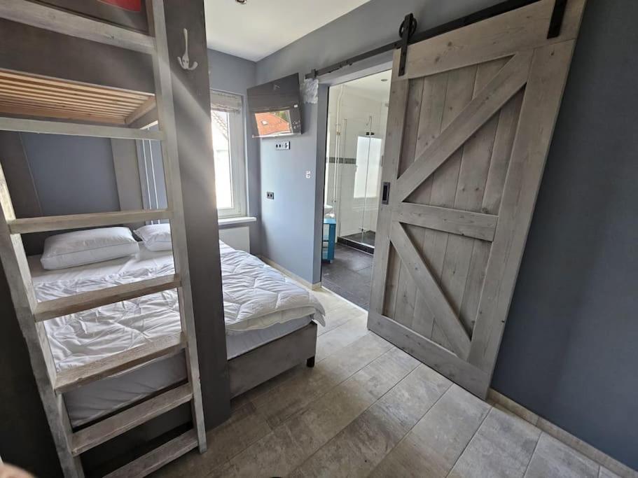 アウドルプ Voormalig Politiebureau Gebruik Welnesstuin Tegen Betaling Bed & Breakfast エクステリア 写真