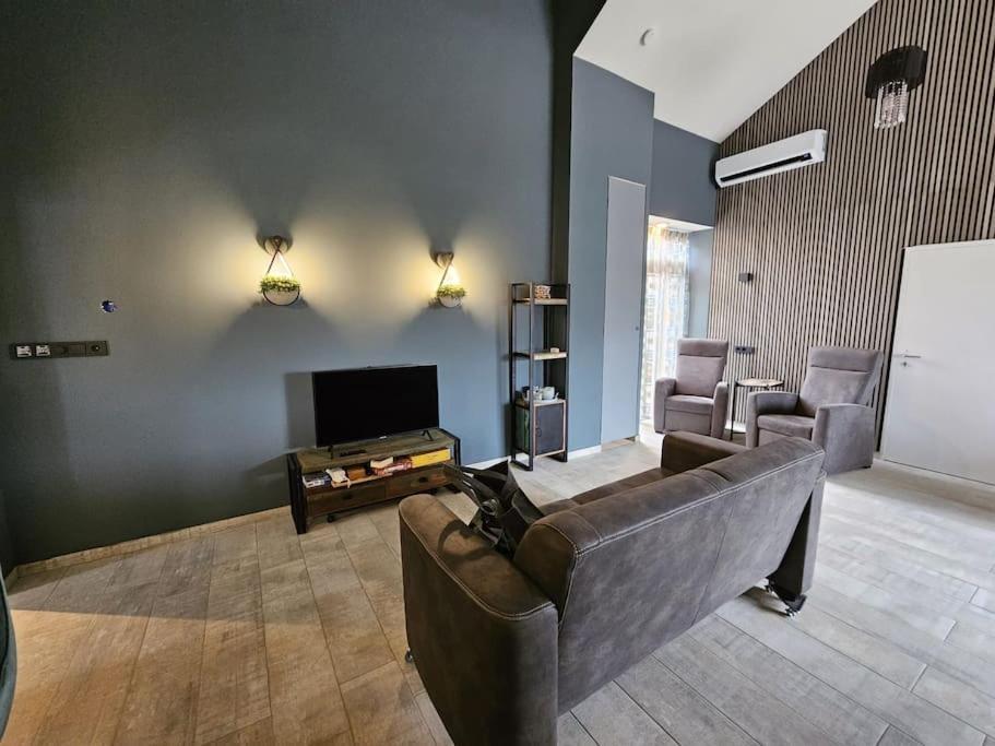 アウドルプ Voormalig Politiebureau Gebruik Welnesstuin Tegen Betaling Bed & Breakfast エクステリア 写真